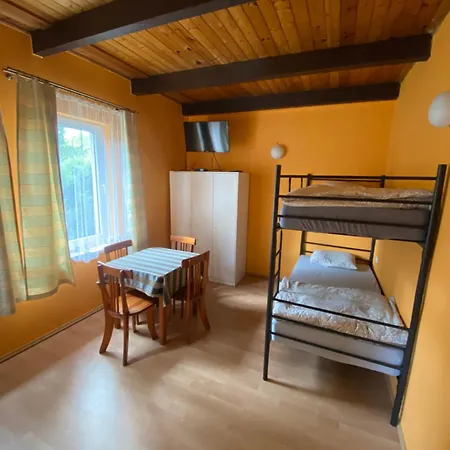 Rozane Wzgorze Ośrodek wypoczynkowy Rokitki (Legnica)