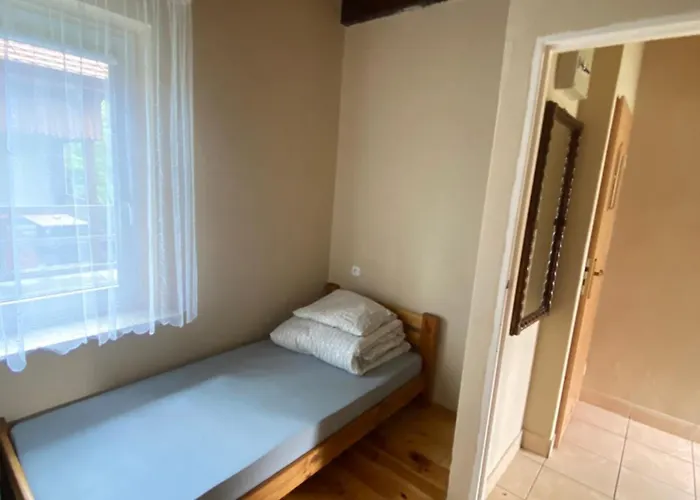 Rozane Wzgorze Rokitki (Legnica)